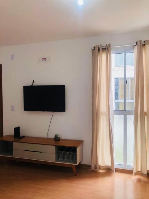 Apartamento Aconchegante Aluguel De Temporada: Localizacao Privilegiada E Conforto Garantido *